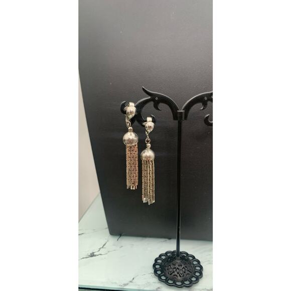 Vintage Silver Tone Modernist Cascading Metal Chain Dangle Clip On Earrings - Picture 3 of 4